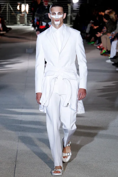 Look 34